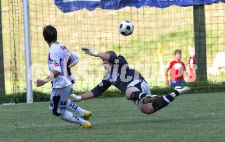 Fussball KFV Cup. DSG Sele/Zell gegen SAK. Philipp Rakuschek (Zell), Svetlozar Angelov Yosifov (SAK). Zell, am 26.8.2009.
Foto: Kuess
---
pressefotos, pressefotografie, kuess, qs, qspictures, sport, bild, bilder, bilddatenbank