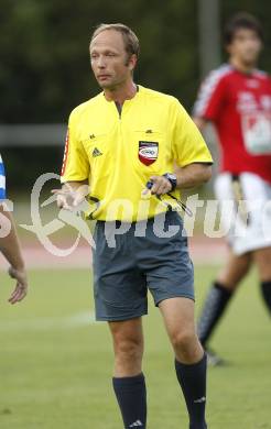 Fussball Kaerntner Liga. VSV gegen SV Feldkirchen. Schiedsrichter Arno Weichsler. Villach, am 28.8.2009.
Foto: Kuess
---
pressefotos, pressefotografie, kuess, qs, qspictures, sport, bild, bilder, bilddatenbank