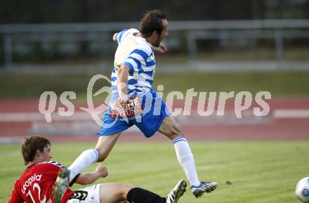 Fussball Kaerntner Liga. VSV gegen SV Feldkirchen. Rene Prettenthaler (VSV), Philipp Wisotzky  (Feldkirchen). Villach, am 28.8.2009.
Foto: Kuess
---
pressefotos, pressefotografie, kuess, qs, qspictures, sport, bild, bilder, bilddatenbank