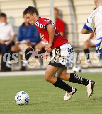 Fussball Kaerntner Liga. VSV gegen SV Feldkirchen. Michael Fischer (Feldkirchen). Villach, am 28.8.2009.
Foto: Kuess
---
pressefotos, pressefotografie, kuess, qs, qspictures, sport, bild, bilder, bilddatenbank