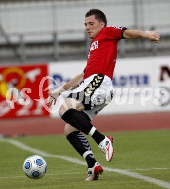 Fussball Kaerntner Liga. VSV gegen SV Feldkirchen. Gerfried Andreas Zwatz (Feldkirchen). Villach, am 28.8.2009.
Foto: Kuess
---
pressefotos, pressefotografie, kuess, qs, qspictures, sport, bild, bilder, bilddatenbank