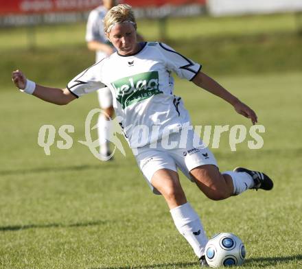 Fussball. OEFB-Frauenliga.  SK Kelag Kaernten Frauen gegen Ardagger SCU. Nicole Descovich (Kaernten). Glanegg, 30.8.2009.
Foto: Kuess

---
pressefotos, pressefotografie, kuess, qs, qspictures, sport, bild, bilder, bilddatenbank