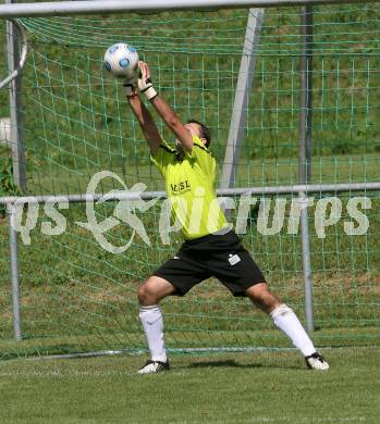 Fussball Unterliga West. Admira Villach gegen SC Hermagor. Kazianka Heimo (Hermagor). Villach, am 30.8.2009.
Foto: Kuess
---
pressefotos, pressefotografie, kuess, qs, qspictures, sport, bild, bilder, bilddatenbank