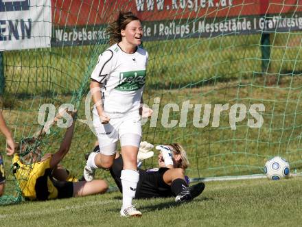 Fussball. OEFB-Frauenliga.  SK Kelag Kaernten Frauen gegen Ardagger SCU. Tamegger Yvonne (Kaernten), Pichler Alexandra, Koppler Kerstin (Ardagger). Glanegg, 30.8.2009.
Foto: Kuess

---
pressefotos, pressefotografie, kuess, qs, qspictures, sport, bild, bilder, bilddatenbank