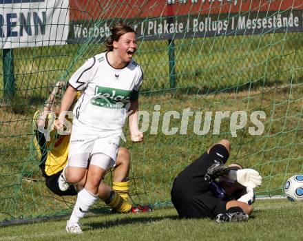 Fussball. OEFB-Frauenliga.  SK Kelag Kaernten Frauen gegen Ardagger SCU. Tamegger Yvonne (Kaernten), Pichler Alexandra, Koppler Kerstin (Ardagger). Glanegg, 30.8.2009.
Foto: Kuess

---
pressefotos, pressefotografie, kuess, qs, qspictures, sport, bild, bilder, bilddatenbank