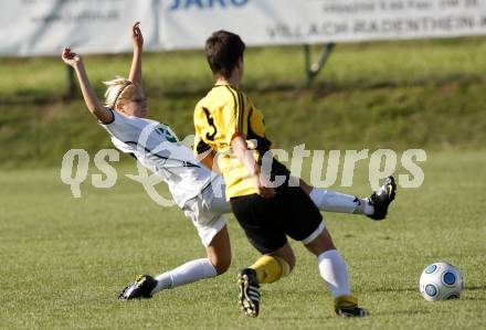 Fussball. OEFB-Frauenliga.  SK Kelag Kaernten Frauen gegen Ardagger SCU. Nike Winter (Kaernten), Karin Bamberger (Ardagger). Glanegg, 30.8.2009.
Foto: Kuess

---
pressefotos, pressefotografie, kuess, qs, qspictures, sport, bild, bilder, bilddatenbank