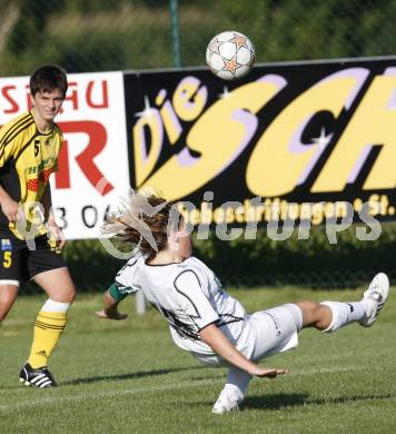 Fussball. OEFB-Frauenliga.  SK Kelag Kaernten Frauen gegen Ardagger SCU. Tamegger Yvonne (Kaernten), Karin Bamberger (Ardagger). Glanegg, 30.8.2009.
Foto: Kuess

---
pressefotos, pressefotografie, kuess, qs, qspictures, sport, bild, bilder, bilddatenbank