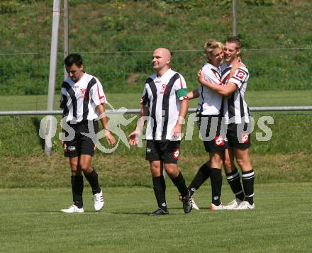 Fussball Unterliga West. Admira Villach gegen SC Hermagor. Torjubel (Admira Villach). Villach, am 30.8.2009.
Foto: Kuess
---
pressefotos, pressefotografie, kuess, qs, qspictures, sport, bild, bilder, bilddatenbank