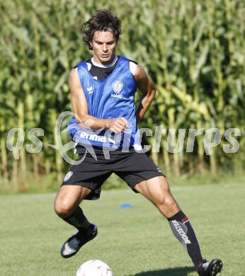Fussball Bundesliga. Training SK Austria Kaernten. Jocelyn Blanchard. Moosburg, am 1.9.2009.
Foto: Kuess
---
pressefotos, pressefotografie, kuess, qs, qspictures, sport, bild, bilder, bilddatenbank