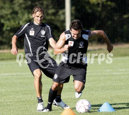 Fussball Bundesliga. Training SK Austria Kaernten. Fernando Troyansky, Christian Kotomisky. Moosburg, am 1.9.2009.
Foto: Kuess
---
pressefotos, pressefotografie, kuess, qs, qspictures, sport, bild, bilder, bilddatenbank