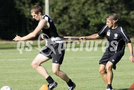 Fussball Bundesliga. Training SK Austria Kaernten. Daniel Gramann, Christian Kotomisky. Moosburg, am 1.9.2009.
Foto: Kuess
---
pressefotos, pressefotografie, kuess, qs, qspictures, sport, bild, bilder, bilddatenbank