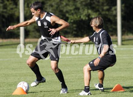 Fussball Bundesliga. Training SK Austria Kaernten. Markus Pink, Christian Kotomisky. Moosburg, am 1.9.2009.
Foto: Kuess
---
pressefotos, pressefotografie, kuess, qs, qspictures, sport, bild, bilder, bilddatenbank