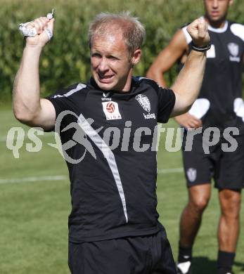 Fussball Bundesliga. Training SK Austria Kaernten. Co-Trainer Roman Stary. Moosburg, am 1.9.2009.
Foto: Kuess
---
pressefotos, pressefotografie, kuess, qs, qspictures, sport, bild, bilder, bilddatenbank