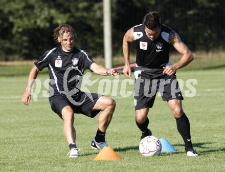 Fussball Bundesliga. Training SK Austria Kaernten. Fernando Troyansky, Christian Kotomisky. Moosburg, am 1.9.2009.
Foto: Kuess
---
pressefotos, pressefotografie, kuess, qs, qspictures, sport, bild, bilder, bilddatenbank