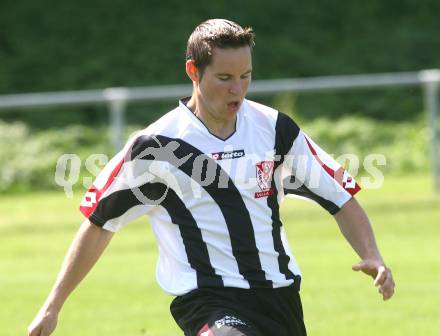 Fussball Unterliga West. Admira Villach gegen SC Hermagor. Michael Russ (Admira Villach). Villach, am 30.8.2009.
Foto: Kuess
---
pressefotos, pressefotografie, kuess, qs, qspictures, sport, bild, bilder, bilddatenbank