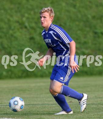 Fussball Kaerntner Liga. Maria Saal gegen Penk. Maierbrugger Patrick (Penk). Maria Saal, am 2.9.2009.
Foto: Kuess
---
pressefotos, pressefotografie, kuess, qs, qspictures, sport, bild, bilder, bilddatenbank