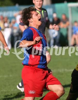 Fussball Unterliga West. Landskron gegen Magdalen. Juergen Helmut Schaub (Landskron). Landskron, am 5.9.2009.
Foto: Kuess
---
pressefotos, pressefotografie, kuess, qs, qspictures, sport, bild, bilder, bilddatenbank