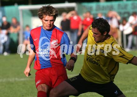 Fussball Unterliga West. Landskron gegen Magdalen. Juergen Helmut Schaub (Landskron), Thomas Guggenberger (Magdalen). Landskron, am 5.9.2009.
Foto: Kuess
---
pressefotos, pressefotografie, kuess, qs, qspictures, sport, bild, bilder, bilddatenbank