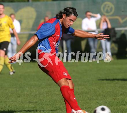 Fussball Unterliga West. Landskron gegen Magdalen. Stefan Preissl (Landskron). Landskron, am 5.9.2009.
Foto: Kuess
---
pressefotos, pressefotografie, kuess, qs, qspictures, sport, bild, bilder, bilddatenbank