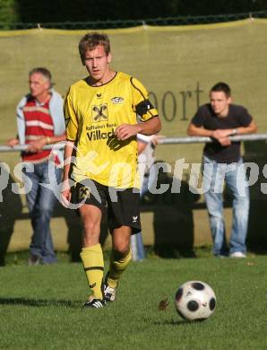 Fussball Unterliga West. Landskron gegen Magdalen. Manuel Prettenthaler (Magdalen). Landskron, am 5.9.2009.
Foto: Kuess
---
pressefotos, pressefotografie, kuess, qs, qspictures, sport, bild, bilder, bilddatenbank