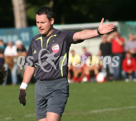 Fussball Unterliga West. Landskron gegen Magdalen. Schiedsrichter Uwe Maier. Landskron, am 5.9.2009.
Foto: Kuess
---
pressefotos, pressefotografie, kuess, qs, qspictures, sport, bild, bilder, bilddatenbank