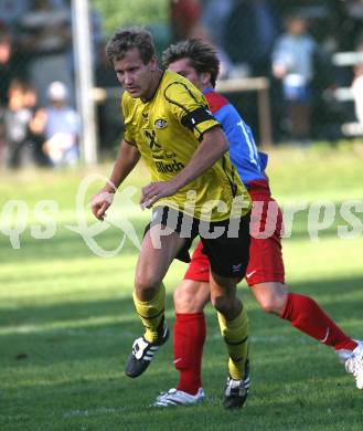 Fussball Unterliga West. Landskron gegen Magdalen. Manuel Prettenthaler (Magdalen). Landskron, am 5.9.2009.
Foto: Kuess
---
pressefotos, pressefotografie, kuess, qs, qspictures, sport, bild, bilder, bilddatenbank