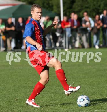 Fussball Unterliga West. Landskron gegen Magdalen. Dominik Debriacher (Landskron). Landskron, am 5.9.2009.
Foto: Kuess
---
pressefotos, pressefotografie, kuess, qs, qspictures, sport, bild, bilder, bilddatenbank