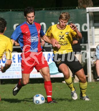 Fussball Unterliga West. Landskron gegen Magdalen. Dominik Morokutti (Landskron), Kevin Maier (Magdalen). Landskron, am 5.9.2009.
Foto: Kuess
---
pressefotos, pressefotografie, kuess, qs, qspictures, sport, bild, bilder, bilddatenbank