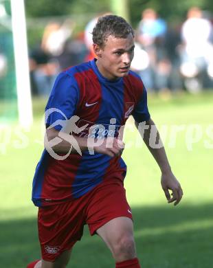 Fussball Unterliga West. Landskron gegen Magdalen. Dominik Debriacher (Landskron). Landskron, am 5.9.2009.
Foto: Kuess
---
pressefotos, pressefotografie, kuess, qs, qspictures, sport, bild, bilder, bilddatenbank