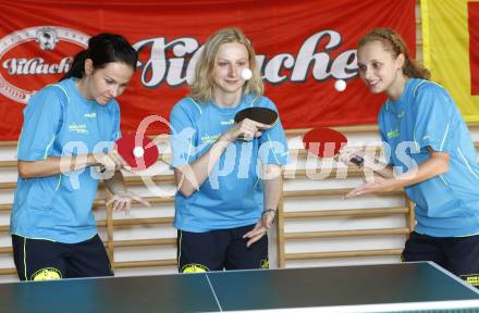 Tischtennis Bundesliga. TTC Villach.  Jana Medrikova,  Viera Majercikova, Lenka Kmotorkova,  . Villach, am 5.9.2009.
Foto: Kuess
---
pressefotos, pressefotografie, kuess, qs, qspictures, sport, bild, bilder, bilddatenbank