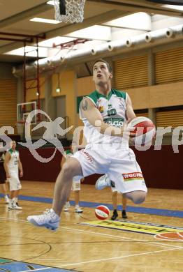 Basketball Bundesliga. Testspiel Woerthersee Piraten. Michael Muenzer. Klagenfurt, am 8.9.2009.
Foto: Kuess
---
pressefotos, pressefotografie, kuess, qs, qspictures, sport, bild, bilder, bilddatenbank