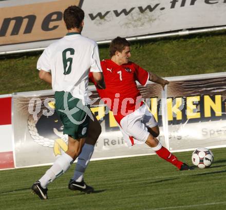 Fussball Laenderspiel U19 Oesterreich gegen Slowenien. Philipp Huspek (Oesterreich), Matija Suligoj (Slowenien). St. Veit, am 8.9.2009.
Foto: Kuess
---
pressefotos, pressefotografie, kuess, qs, qspictures, sport, bild, bilder, bilddatenbank
