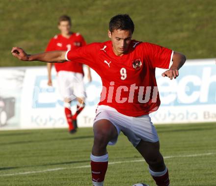 Fussball Laenderspiel U19 Oesterreich gegen Slowenien. Markus Pink (Oesterreich). St. Veit, am 8.9.2009.
Foto: Kuess
---
pressefotos, pressefotografie, kuess, qs, qspictures, sport, bild, bilder, bilddatenbank