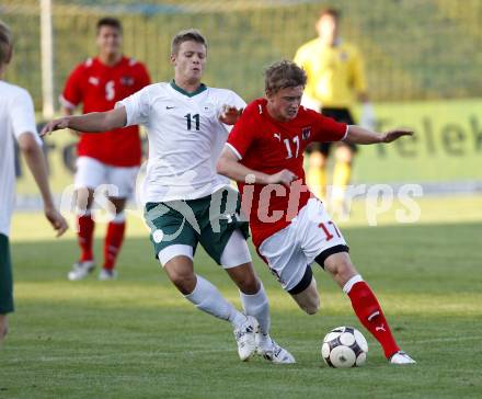 Fussball Laenderspiel U19 Oesterreich gegen Slowenien. Georg Teigl (Oesterreich), Luka Vrhunc (Slowenien). St. Veit, am 8.9.2009.
Foto: Kuess
---
pressefotos, pressefotografie, kuess, qs, qspictures, sport, bild, bilder, bilddatenbank