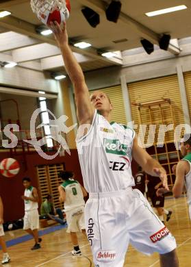 Basketball. Bundesliga. Woerthersee Piraten. Davor Sattler. Klagenfurt, 8.9.2009.
Foto: Kuess
---
pressefotos, pressefotografie, kuess, qs, qspictures, sport, bild, bilder, bilddatenbank