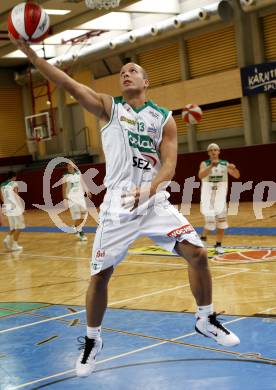 Basketball. Bundesliga. Woerthersee Piraten.  Davor Sattler. Klagenfurt, 8.9.2009.
Foto: Kuess
---
pressefotos, pressefotografie, kuess, qs, qspictures, sport, bild, bilder, bilddatenbank