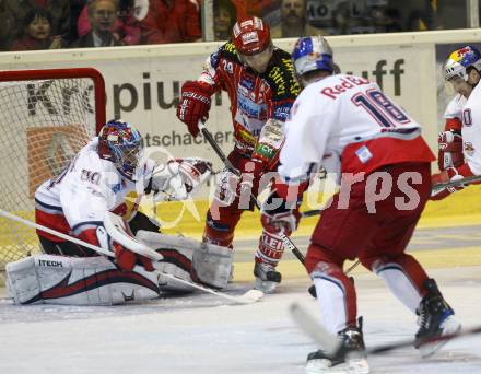 EBEL. Eishockey Bundesliga. KAC gegen EC Red Bull Salzburg. Christoph Brandner,  (KAC), David Leneveau, Jonathan Filewich (Salzburg). Klagenfurt, am 10.9.2009.
Foto: Kuess

---
pressefotos, pressefotografie, kuess, qs, qspictures, sport, bild, bilder, bilddatenbank