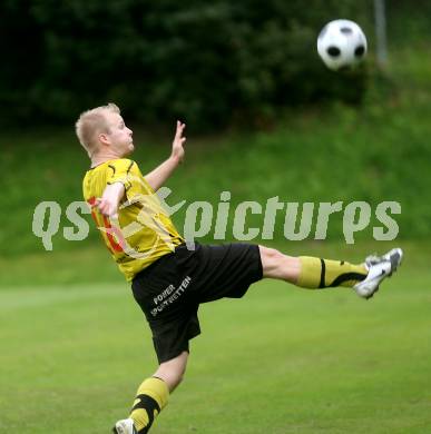 Fussball. KFV-Cup. Magdalen gegen VSV. Rosian Benjamin (Magdalen). Magdalen, 9.9.2009.
Foto: Kuess
---
pressefotos, pressefotografie, kuess, qs, qspictures, sport, bild, bilder, bilddatenbank