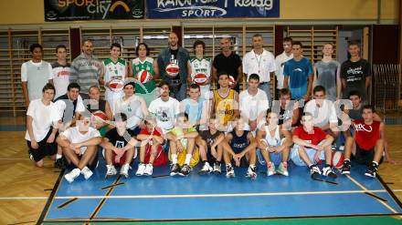 Basketball. NBA Star Dino Radja zu Besuch bei den Woerthersee Piraten. Klagenfurt, am 11.9.2009.
Foto: Kuess
---
pressefotos, pressefotografie, kuess, qs, qspictures, sport, bild, bilder, bilddatenbank