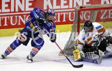 EBEL. Eishockey Bundesliga. EC Pasut VSV gegen Eishockeyclub Graz 99ers. Michael Raffl, (VSV), WEINHANDL Fabian (Graz). Villach, am 13.9.2009.
Foto: Kuess 


---
pressefotos, pressefotografie, kuess, qs, qspictures, sport, bild, bilder, bilddatenbank