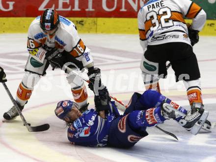 EBEL. Eishockey Bundesliga. EC Pasut VSV gegen Eishockeyclub Graz 99ers. Michael Raffl,  (VSV), HARAND Patrick (Graz). Villach, am 13.9.2009.
Foto: Kuess 


---
pressefotos, pressefotografie, kuess, qs, qspictures, sport, bild, bilder, bilddatenbank