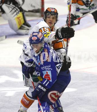 EBEL. Eishockey Bundesliga. VSV gegen Graz 99ers. Nico Toff (VSV), Daniel Woger (Graz). Villach, am 13.9.2009.
Foto: Kuess
---
pressefotos, pressefotografie, kuess, qs, qspictures, sport, bild, bilder, bilddatenbank