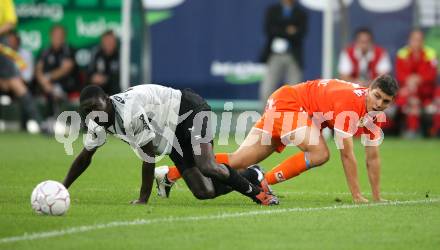 Fussball. Tipp3-Bundesliga. SK Austria Kelag Kaernten  gegen FK Austria Wien. Modou Jagne (Austria Kaernten), Aleksandar Dragovic (Austria Wien). Klagenfurt, 28.11.2008. 
Foto: Kuess

---
pressefotos, pressefotografie, kuess, qs, qspictures, sport, bild, bilder, bilddatenbank