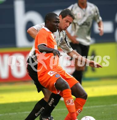 Fussball. Tipp3-Bundesliga. SK Austria Kelag Kaernten  gegen FK Austria Wien. Martin Hiden (Austria Kaernten), Mamadou Diabang (Wien). Klagenfurt, 28.11.2008. 
Foto: Kuess

---
pressefotos, pressefotografie, kuess, qs, qspictures, sport, bild, bilder, bilddatenbank