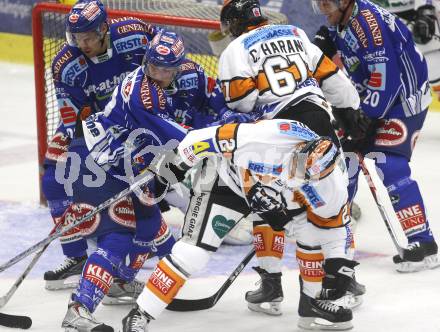 EBEL. Eishockey Bundesliga. VSV gegen Graz 99ers. Mikael Wahlberg, Stefan Bacher (VSV), Rodney Jarrett (Graz). Villach, am 13.9.2009.
Foto: Kuess
---
pressefotos, pressefotografie, kuess, qs, qspictures, sport, bild, bilder, bilddatenbank