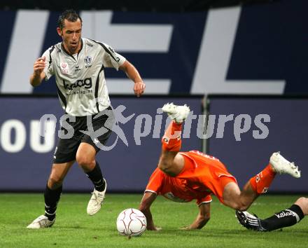 Fussball. Tipp3-Bundesliga. SK Austria Kelag Kaernten  gegen FK Austria Wien. Christian Prawda (Austria Kaernten), Joachim Standfest (Austria Wien). Klagenfurt, 28.11.2008. 
Foto: Kuess

---
pressefotos, pressefotografie, kuess, qs, qspictures, sport, bild, bilder, bilddatenbank