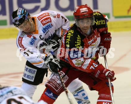 EBEL. Eishockey Bundesliga. KAC gegen EHC LIWEST Linz. KALT Dieter (KAC), LUKAS Philipp (Linz). Klagenfurt, am 17.9.2009.
Foto: Kuess

---
pressefotos, pressefotografie, kuess, qs, qspictures, sport, bild, bilder, bilddatenbank