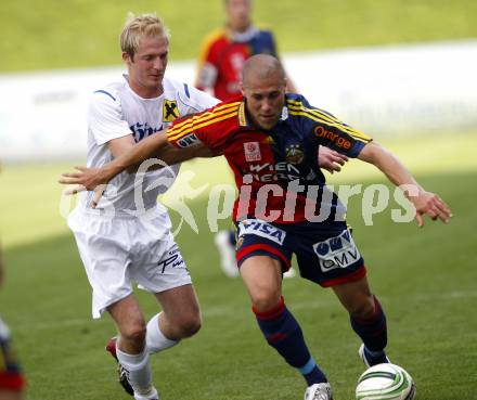 Fussball OEFB Cup. FC St. Veit gegen Rapid Wien. Raphael Groinig, (St. Veit), Mario Konrad  (Rapid). St. Veit, am 20.9.2009.
Foto: Kuess

---
pressefotos, pressefotografie, kuess, qs, qspictures, sport, bild, bilder, bilddatenbank