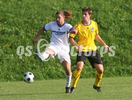 Fussball Kaerntner Liga. SK Maria Saal gegen SK Austria Kaernten 1b. Hannes Christian Pickl (Maria Saal), Pajtim Bilali (Austria Kaernten). Maria Saal, am 19.9.2009.
Foto: Kuess
---
pressefotos, pressefotografie, kuess, qs, qspictures, sport, bild, bilder, bilddatenbank