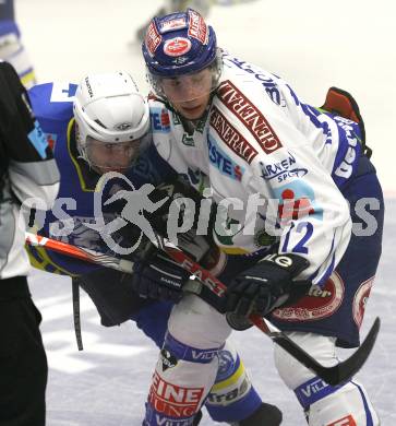 EBEL: Eishockey Bundesliga. VSV gegen Zagreb. Michael Raffl (VSV), Mike Ouellette (Zagreb). Villach, am 20.9.2009.
Foto: Kuess
---
pressefotos, pressefotografie, kuess, qs, qspictures, sport, bild, bilder, bilddatenbank